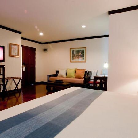 Cucumber Inn Suite Pattaya Extérieur photo