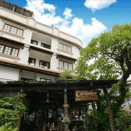 Cucumber Inn Suite Pattaya Extérieur photo